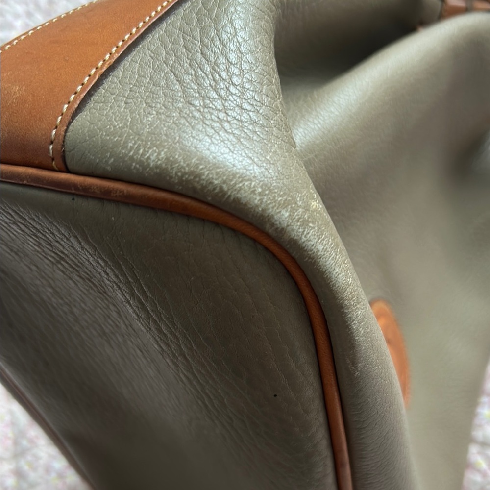 Vintage Dooney & Bourke Taupe-y Gray and Shoulder Bag - Picture 6 of 13
